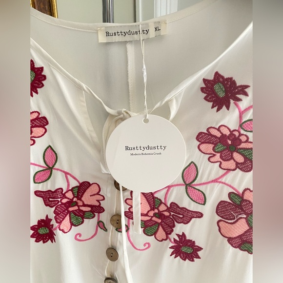 NEW RusttyDustty Floral Embroidered Romper XL - Picture 6 of 8